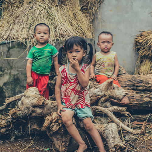 Children in poverty from Vietnam