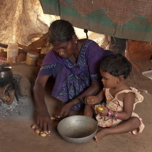 Mother and child from South Asia in food poverty