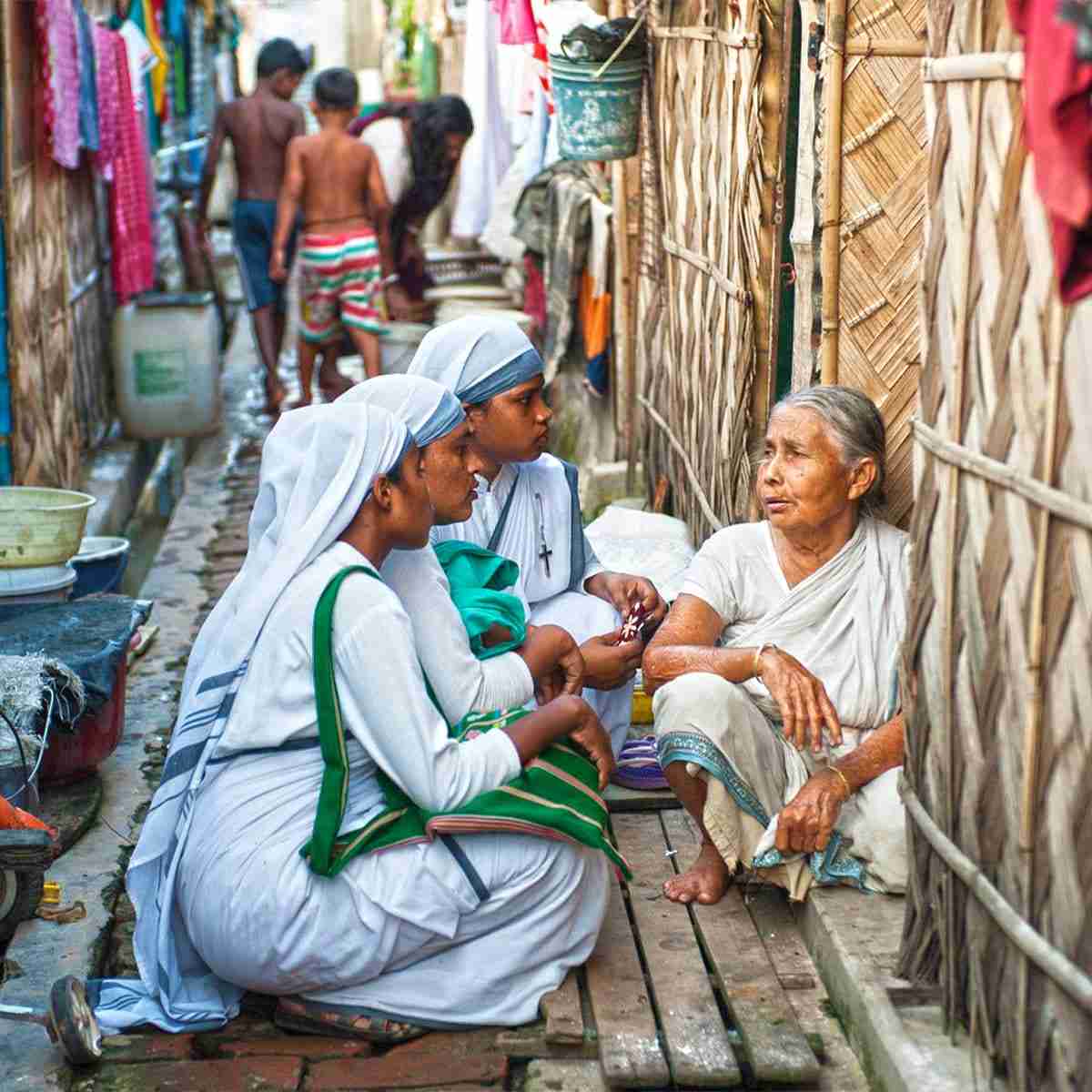Sisters of Compassion ministers to woman living in the slums